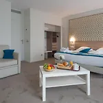 & Radiana Hotel