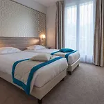 & Radiana Hotel 3*