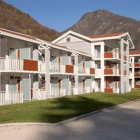 Hotel & Radiana 3*