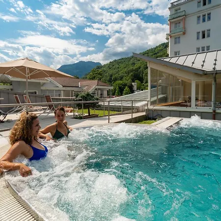 & Radiana Hotel