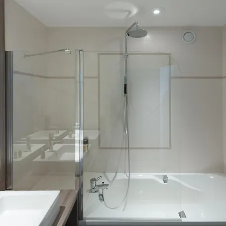 & Radiana Hotel