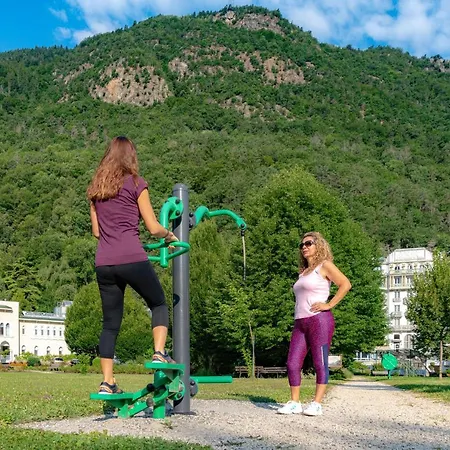& Radiana
