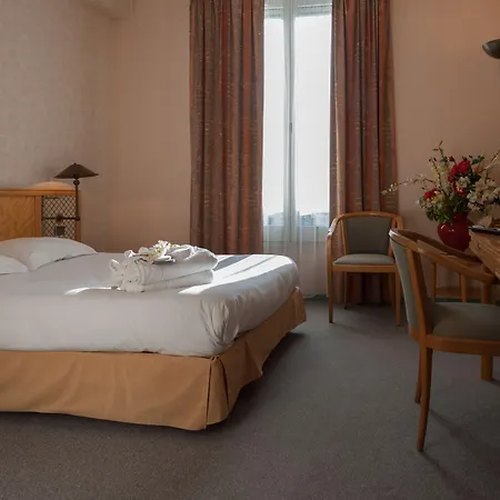 Hotel & Radiana 3*